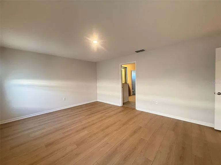 423 Kestrel Dr — Photo 8