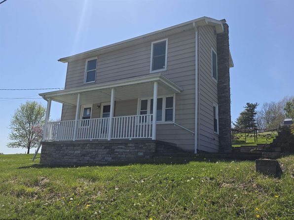 67 Railroad St, Masontown, WV 26542