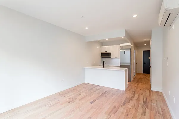 Rented by Bond New York | media 14