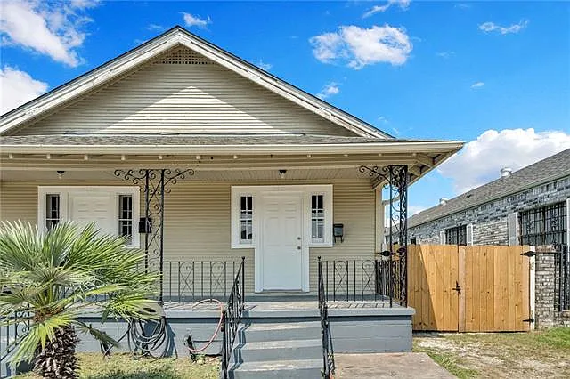 2 bed, 1.0 bath, 840 sqft, $1,275 — Photo 2