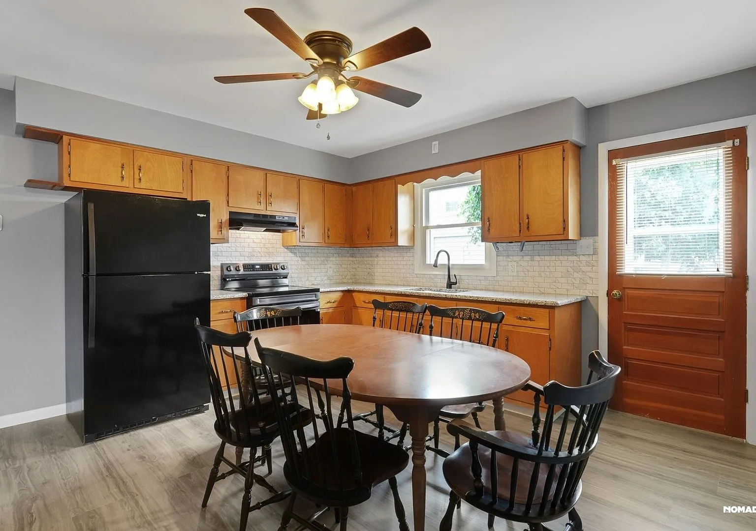 Charming Renovated 2 Bedroom Home in an Upscale area in Hudson, PA — Photo 4