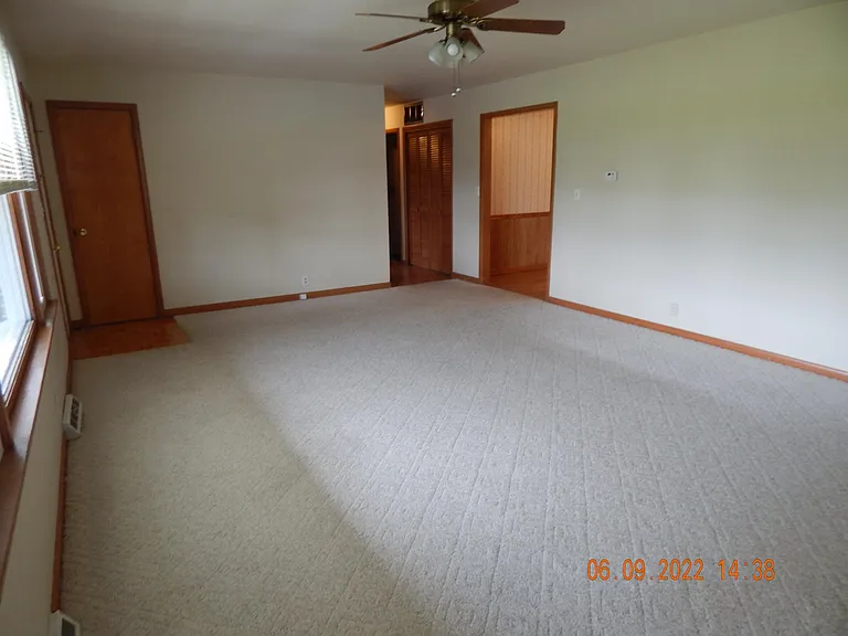 922 Penguin St — Photo 3