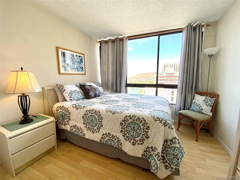 320 Liliuokalani Ave — Photo 8