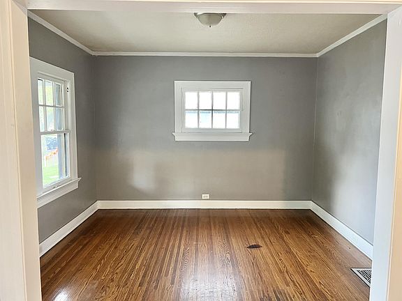 3rd image of 666 Eastlawn Ave