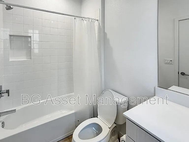 3909 Wattling St — Photo 24