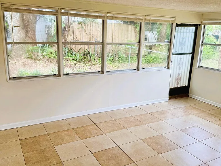 18 Forrell Ave — Photo 31