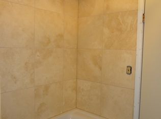 5601 NE Lake Dr, Kansas City, MO 64118