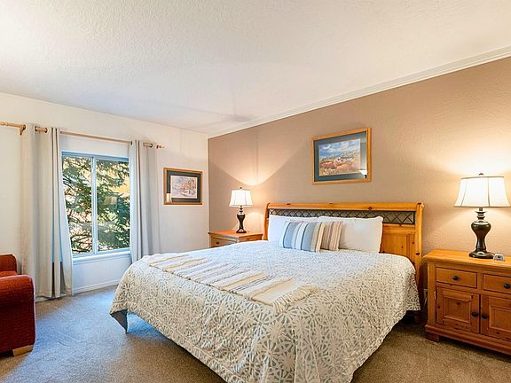 4th image of 950 S Main St #146