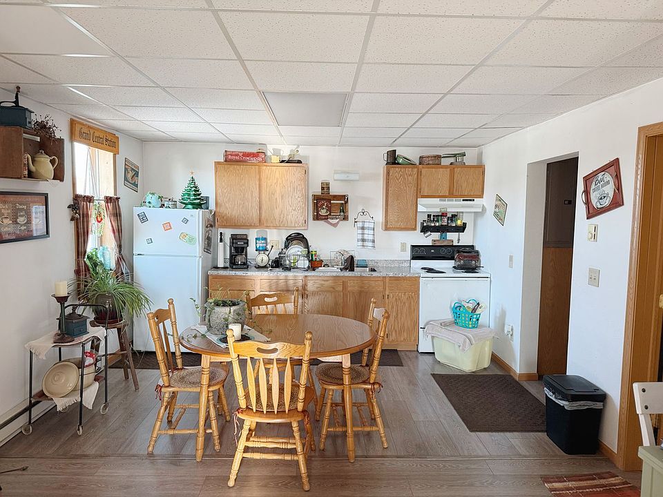 2nd image of 228 W Broadway St #2