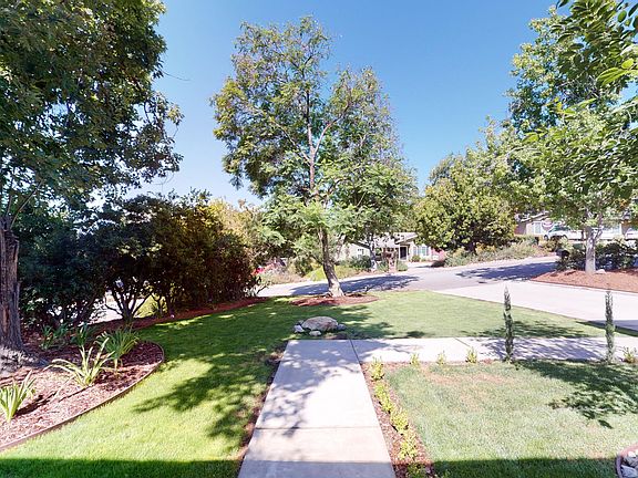 5th image of 650 Sierra Meadows Dr