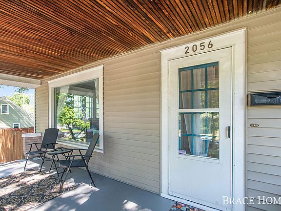 3rd image of 2056 Coit Ave NE