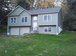 224 Wynnfield Dr, Syracuse, NY 13219