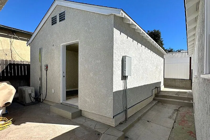Studio, 1.0 bath, $1,495 — Photo 3