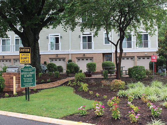 2nd image of 457 Westport St