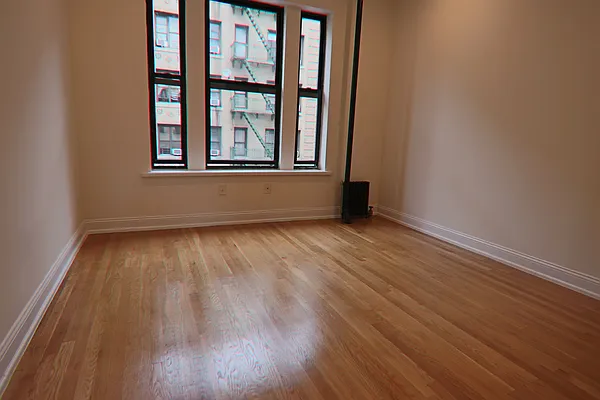 Rented by PMG Real Estate  | media 29