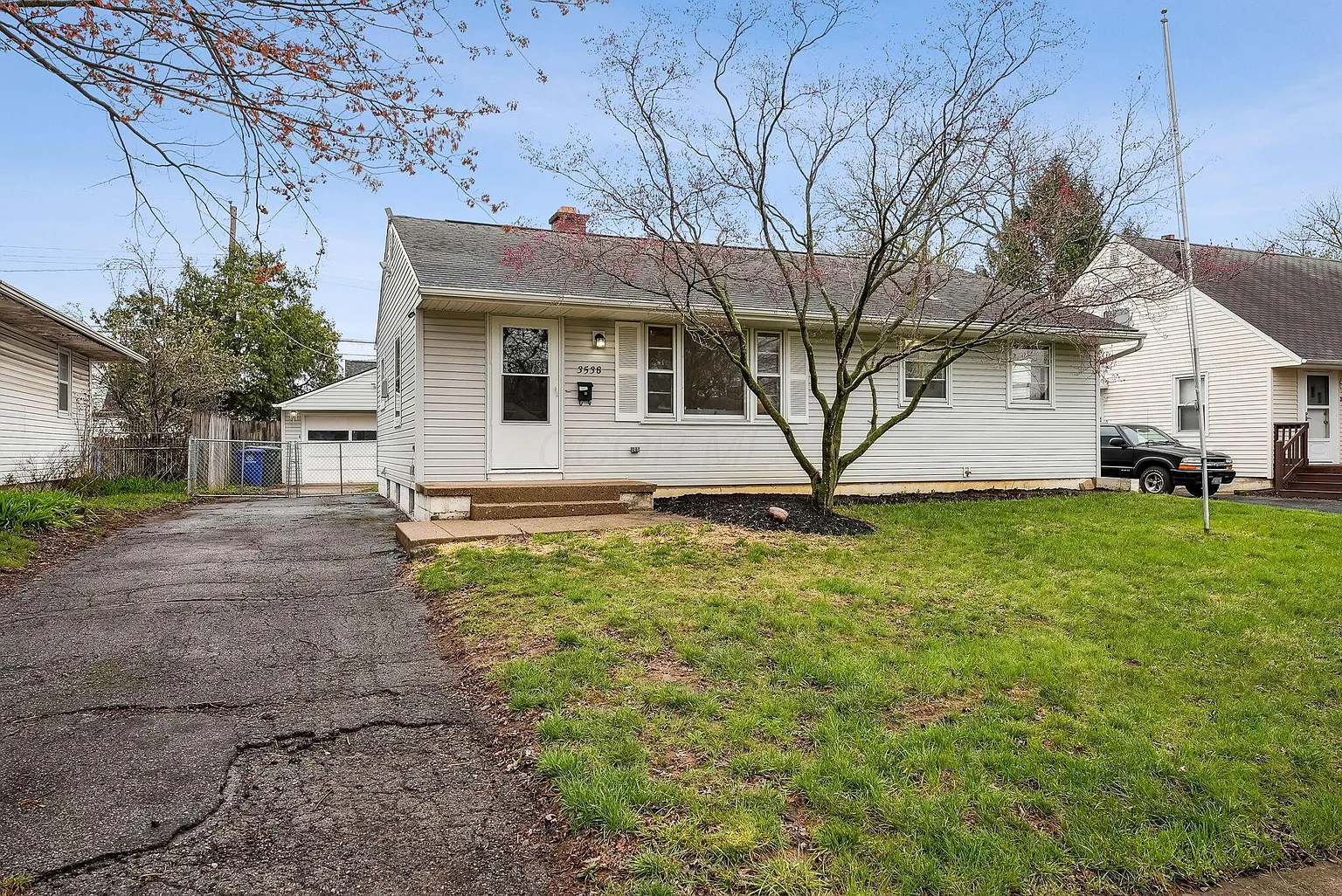 3538 Kenlawn St photo 1