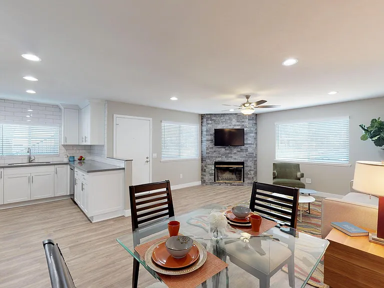 1170 Sumner Ave #12 — Photo 1