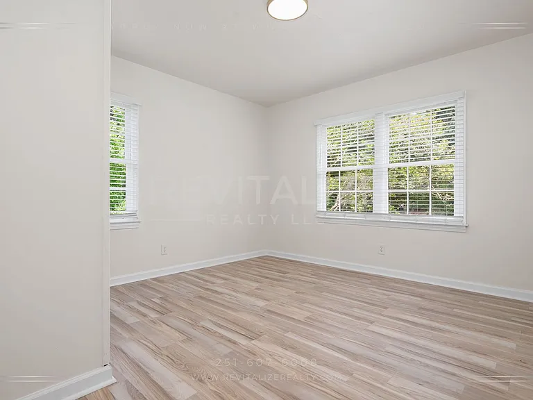 2505 Robin Hood Dr — Photo 14