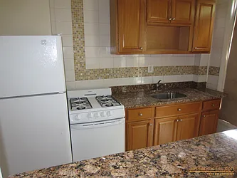 Rented by aptsandlofts.com