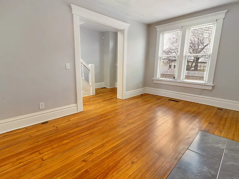 918 Harrison Ave — Photo 10