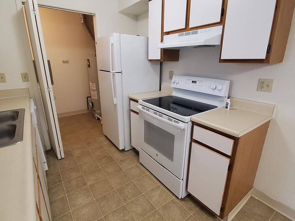 1st image of 6020 Applegrove Ln