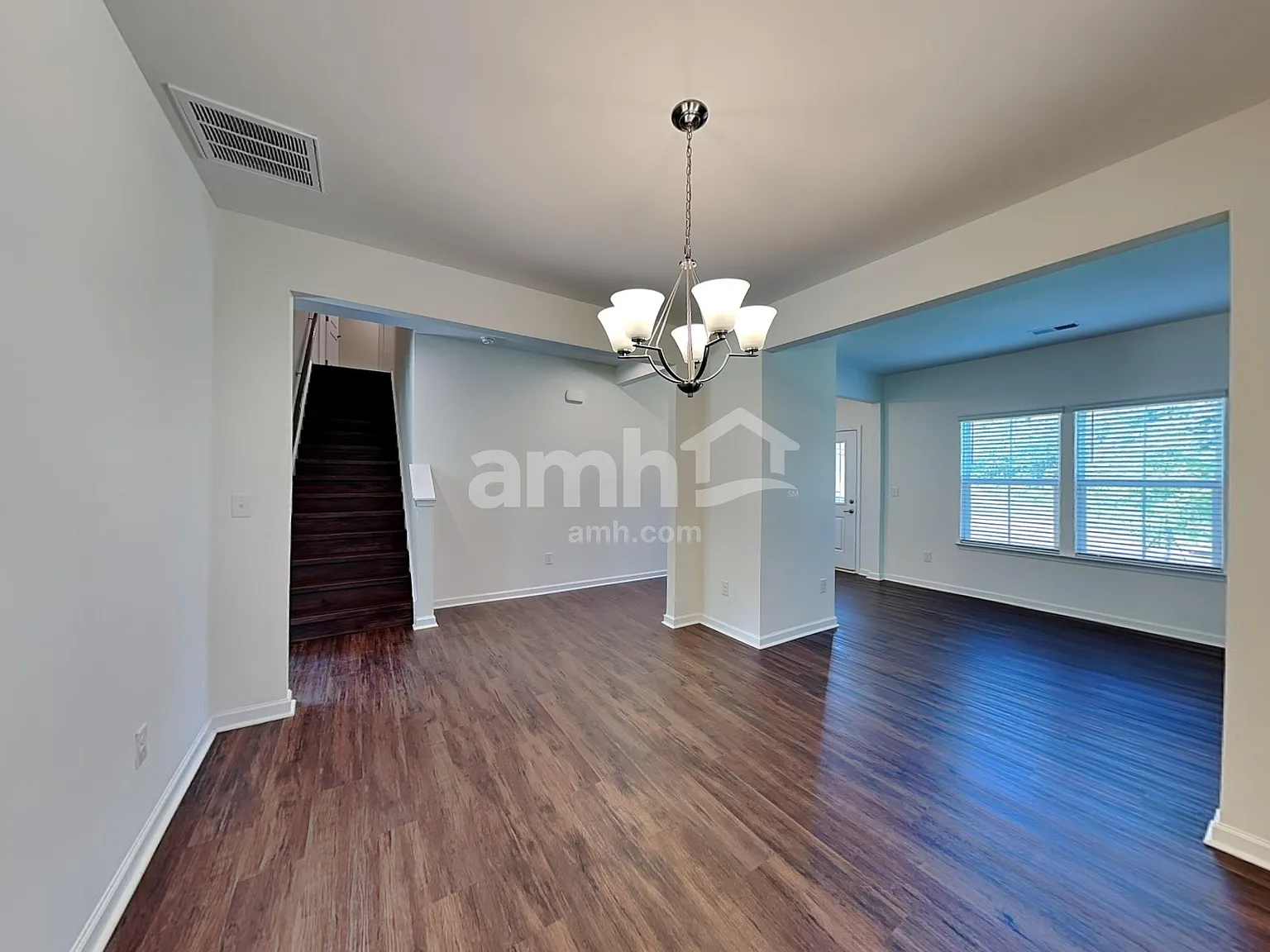 4 bed, 2.5 bath, 2539 sqft, $2,505 — Photo 4