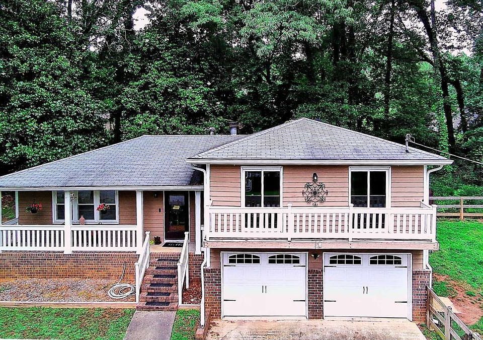 1st image of 3198 Laura Way