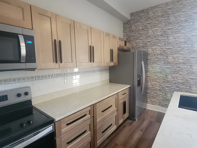 442 Dayton St — Photo 6