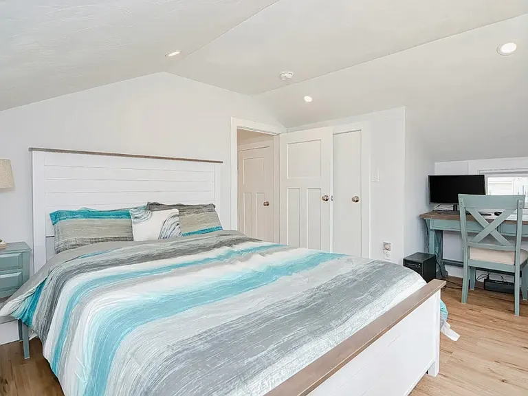 135 Taylor Ave — Photo 5