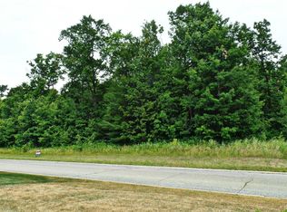 33 Forest Gate Ct, Grand Blanc, MI 48439