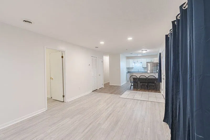 2 bed, 1.0 bath, 850 sqft, $1,350 — Photo 3