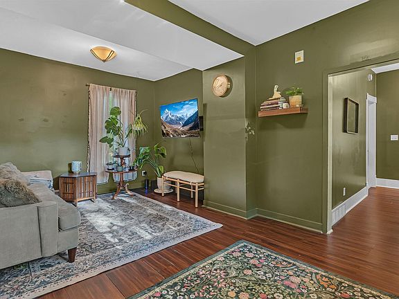 3rd image of 1223 Litchfield Ave SW