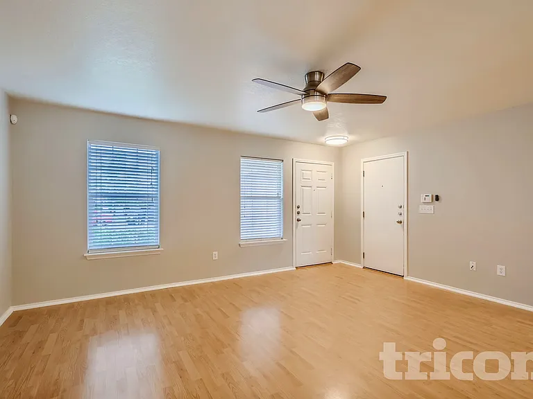 9227 Dublin Hts — Photo 17