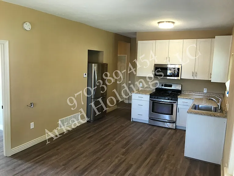 1015 S 4th St — Photo 4