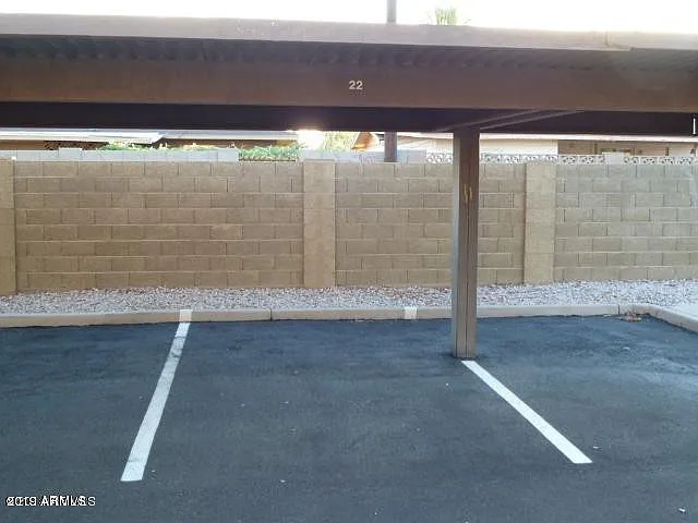 3 bed, 2.0 bath, 1269 sqft, $1,900 — Photo 4