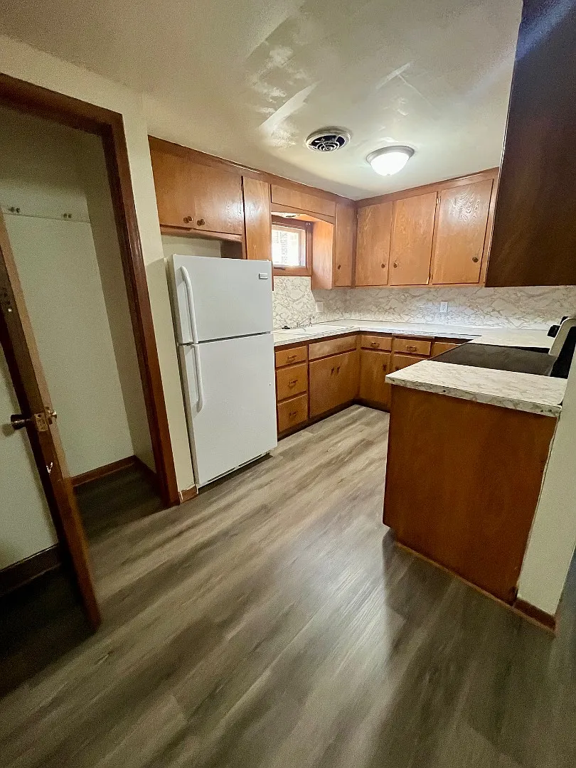 Unit Photo - 9208 Ohio St #2