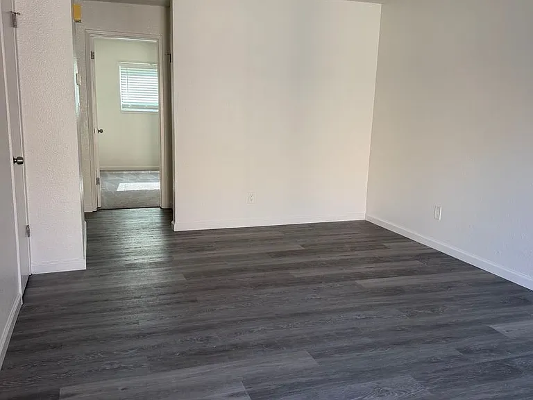 1407 South Ave #A — Photo 2