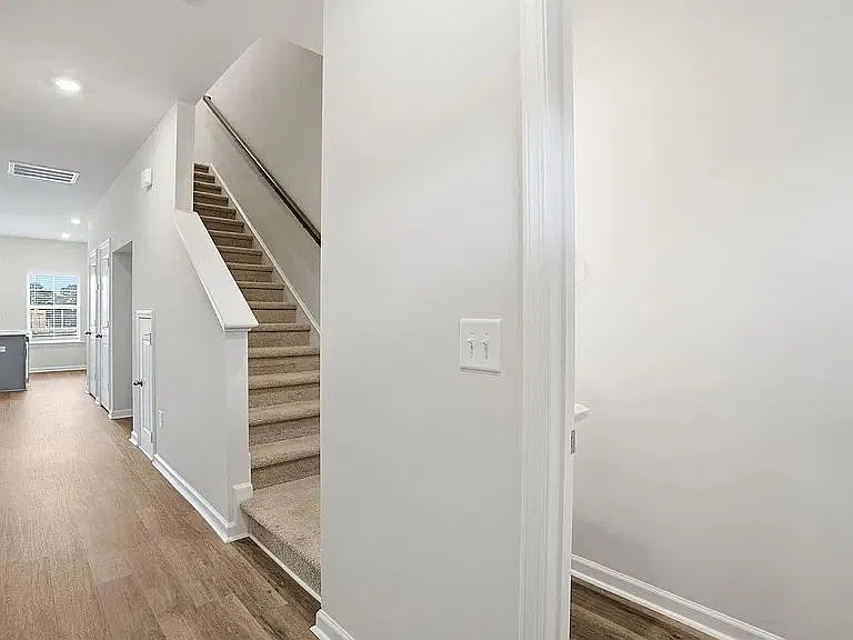 3 bed, 2.5 bath, 1454 sqft, $1,950 — Photo 2
