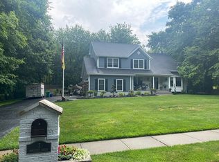 7 Dipierro Dr, Monroe Township, NJ 08831