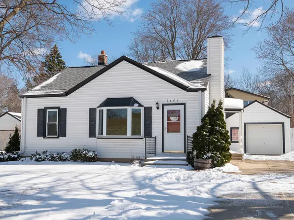2604 N 112th St, Wauwatosa, WI 53226