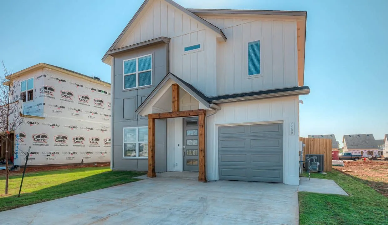 3 bed, 2.5 bath, 1400 sqft, $2,300 — Photo 2
