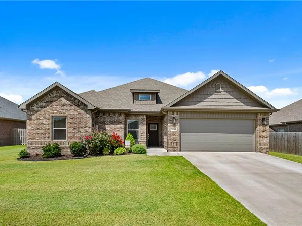 1025 Tracey Ln, Pea Ridge, AR 72751