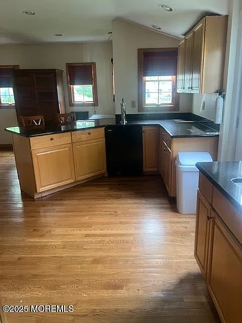 3 bed, 1560 sqft, $2,250 — Photo 2