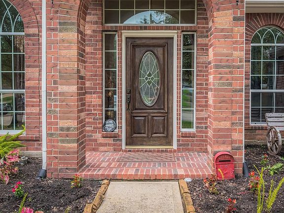 2nd image of 2904 Amanda Lee Dr