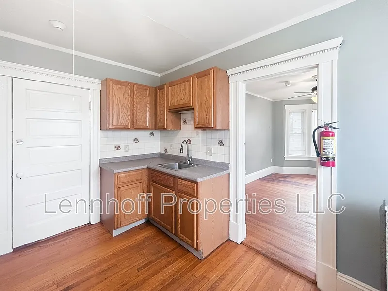 25 Portland St #2B