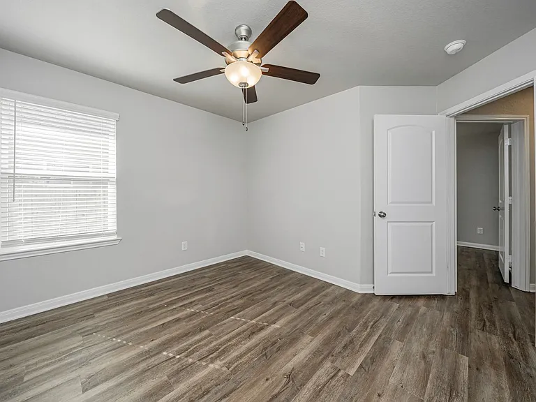 517 Fallbrook Dr — Photo 34