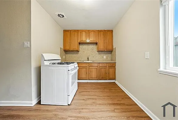 7123 Holly St #A — Photo 14
