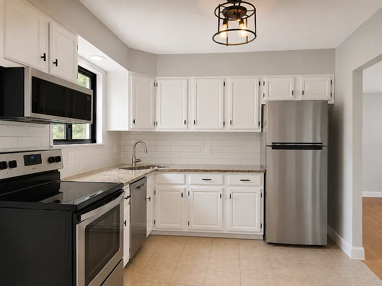 9 Country Squire Ln — Photo 4