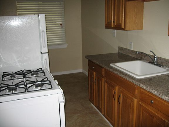 3rd image of 1550 Market St