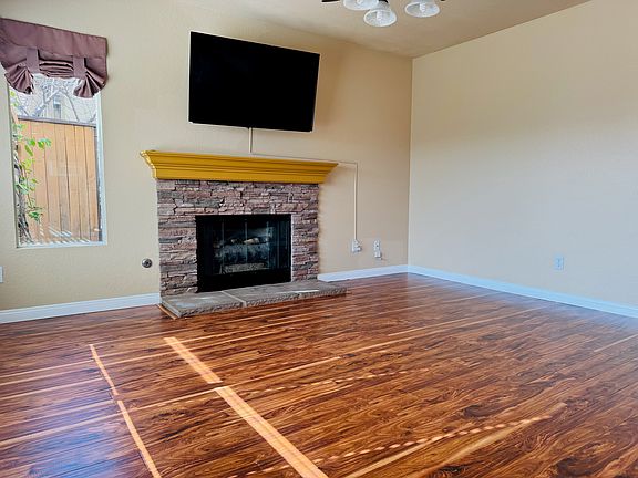4th image of 40712-1 La Salle Pl